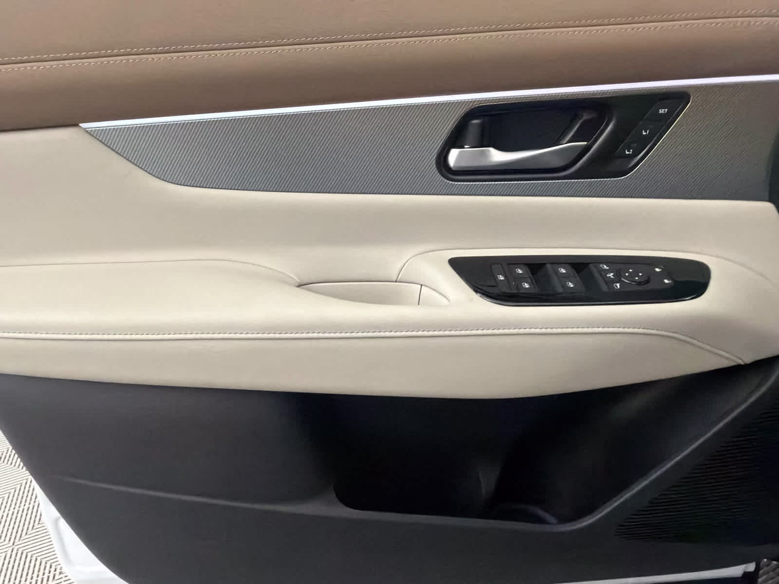 2026 Everest White Pearl Tricoat Nissan Murano Platinum AWD SUV