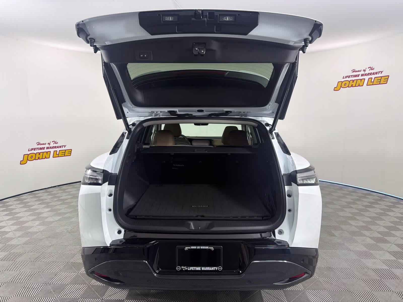 2026 Everest White Pearl Tricoat Nissan Murano Platinum AWD SUV