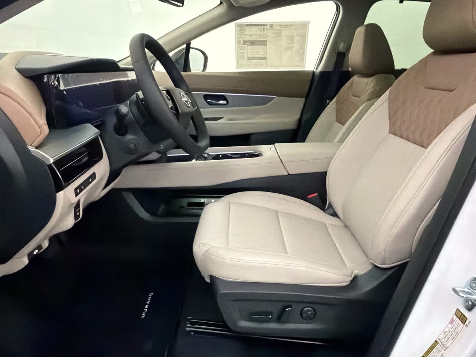 2026 Everest White Pearl Tricoat Nissan Murano Platinum AWD SUV