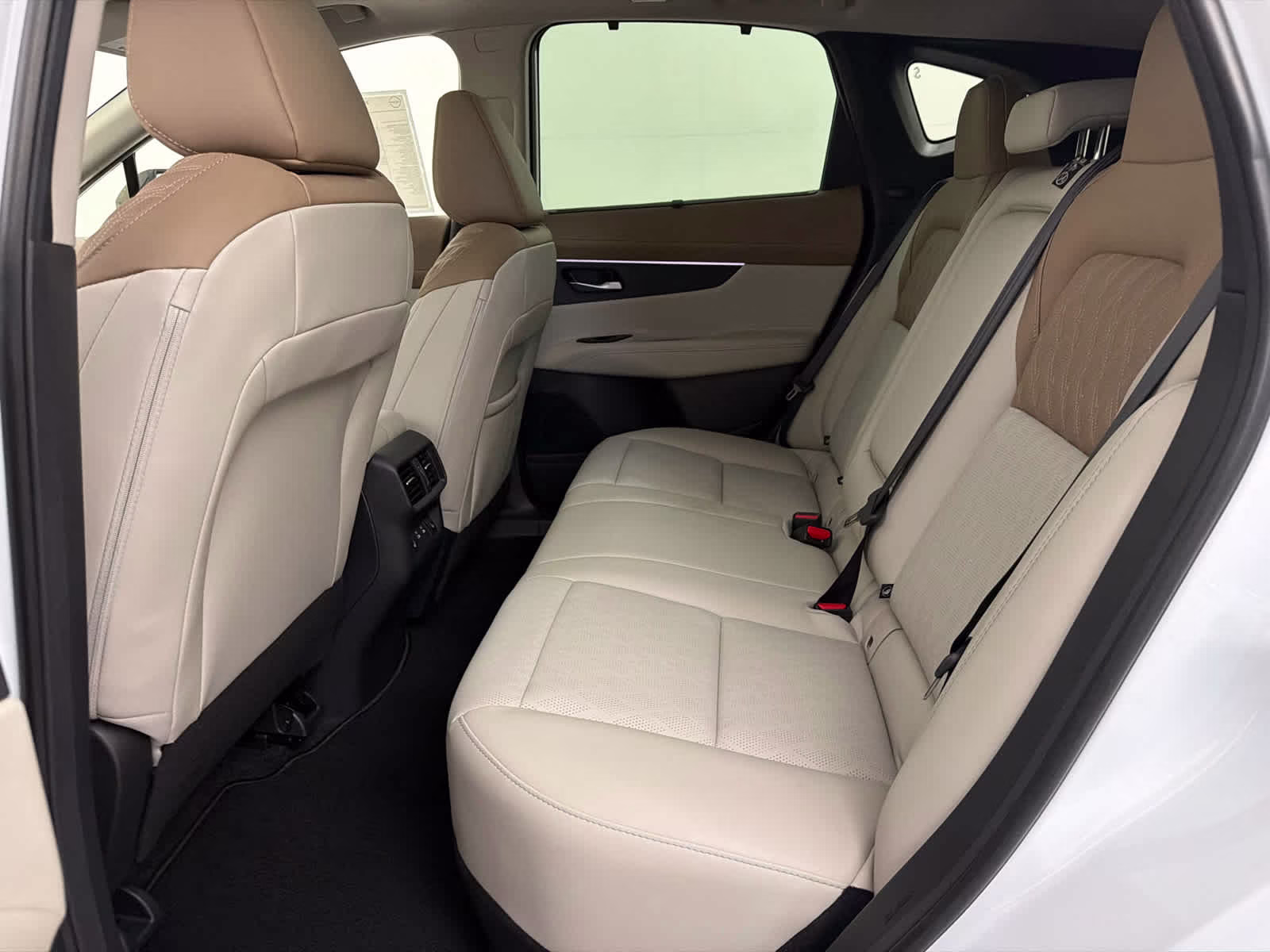 2026 Everest White Pearl Tricoat Nissan Murano Platinum AWD SUV