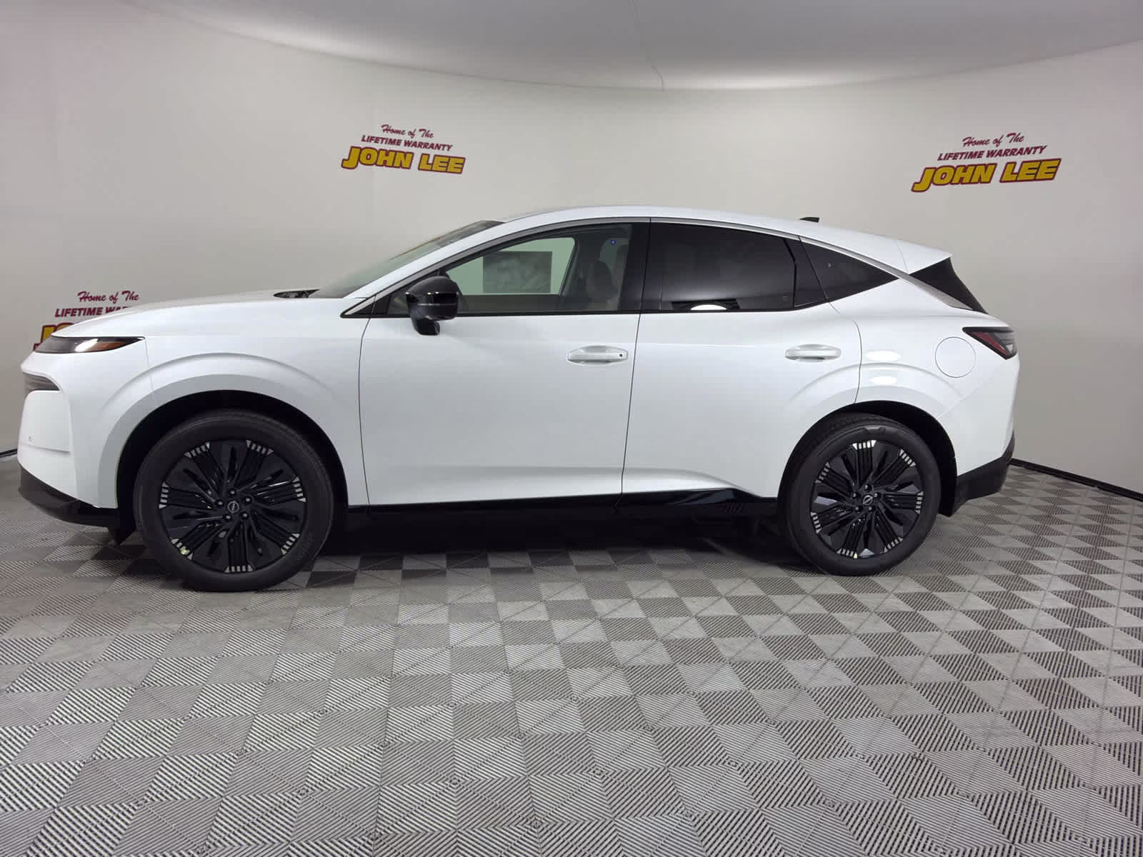 2026 Everest White Pearl Tricoat Nissan Murano Platinum AWD SUV