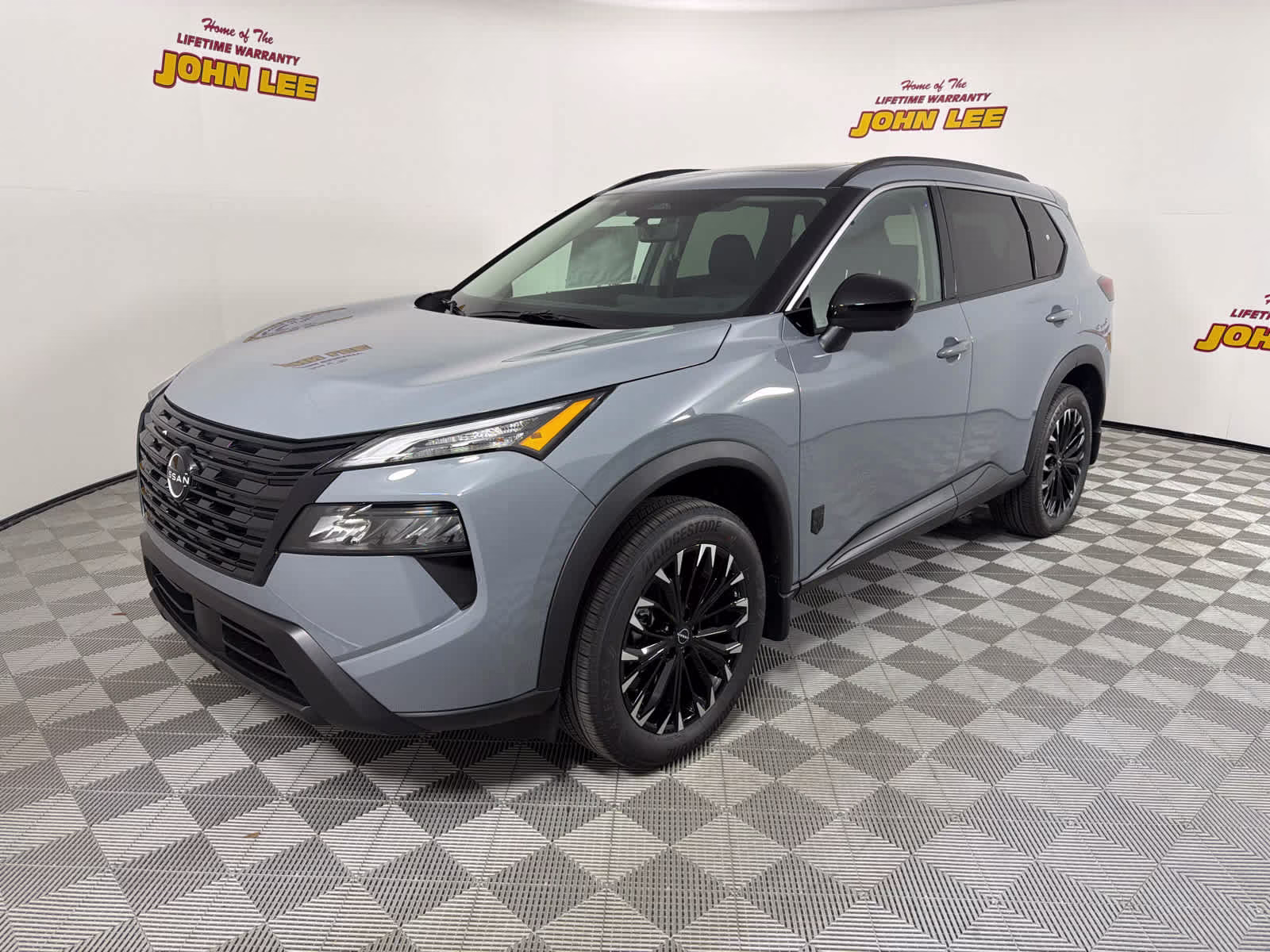 2026 Boulder Gray Pearl Nissan Rogue Dark Armor FWD SUV