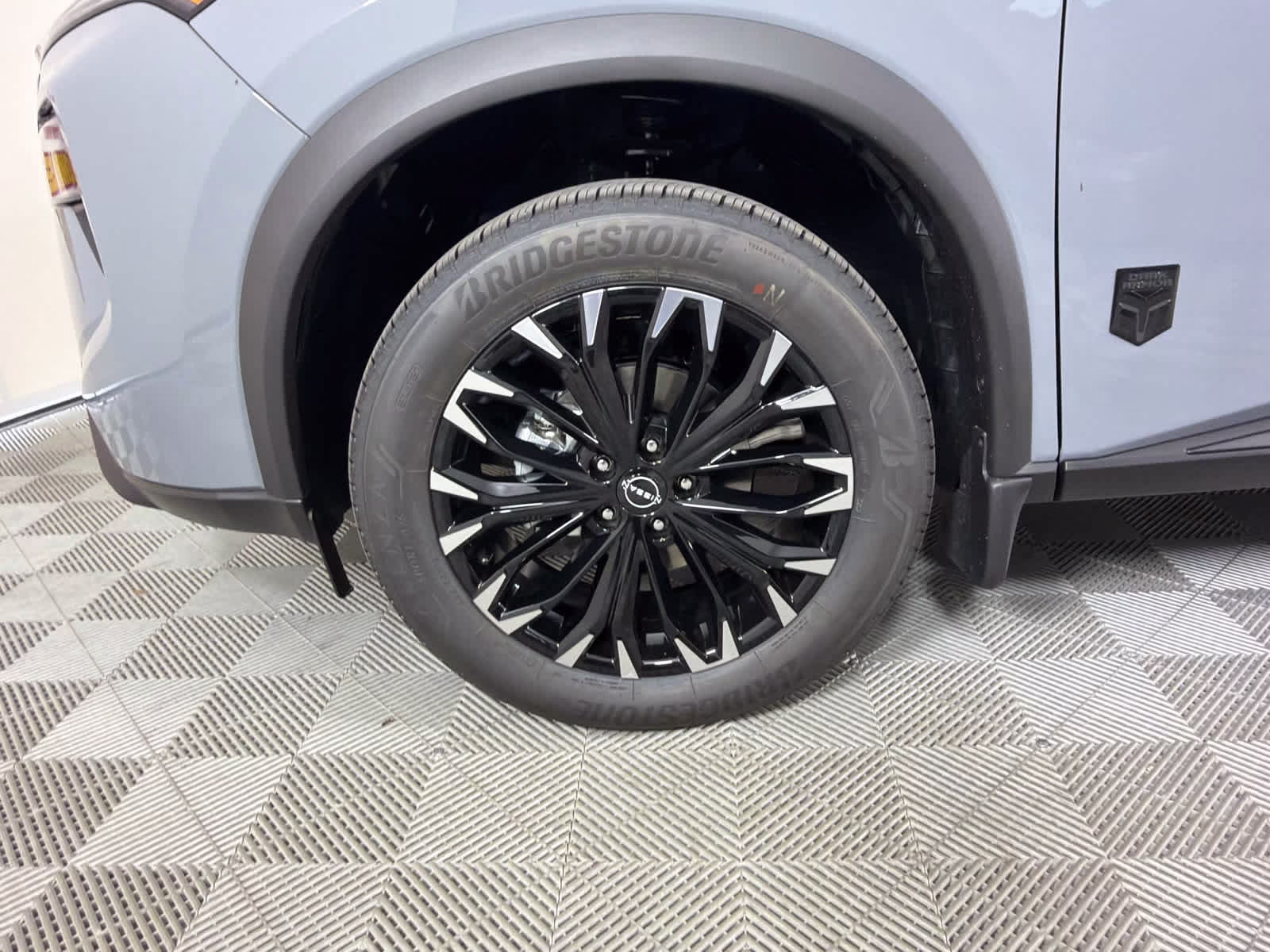 2026 Boulder Gray Pearl Nissan Rogue Dark Armor FWD SUV