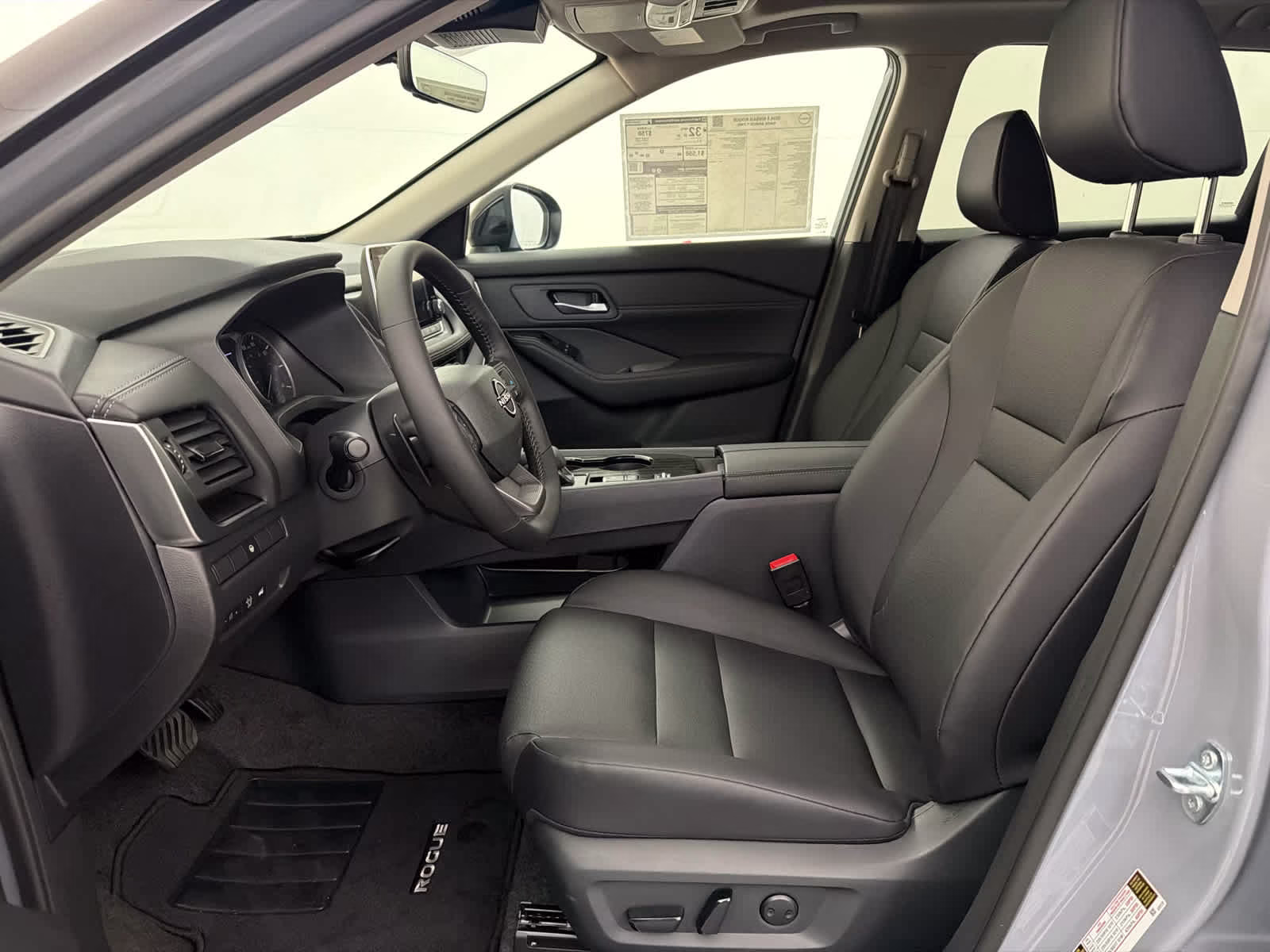 2026 Boulder Gray Pearl Nissan Rogue Dark Armor FWD SUV