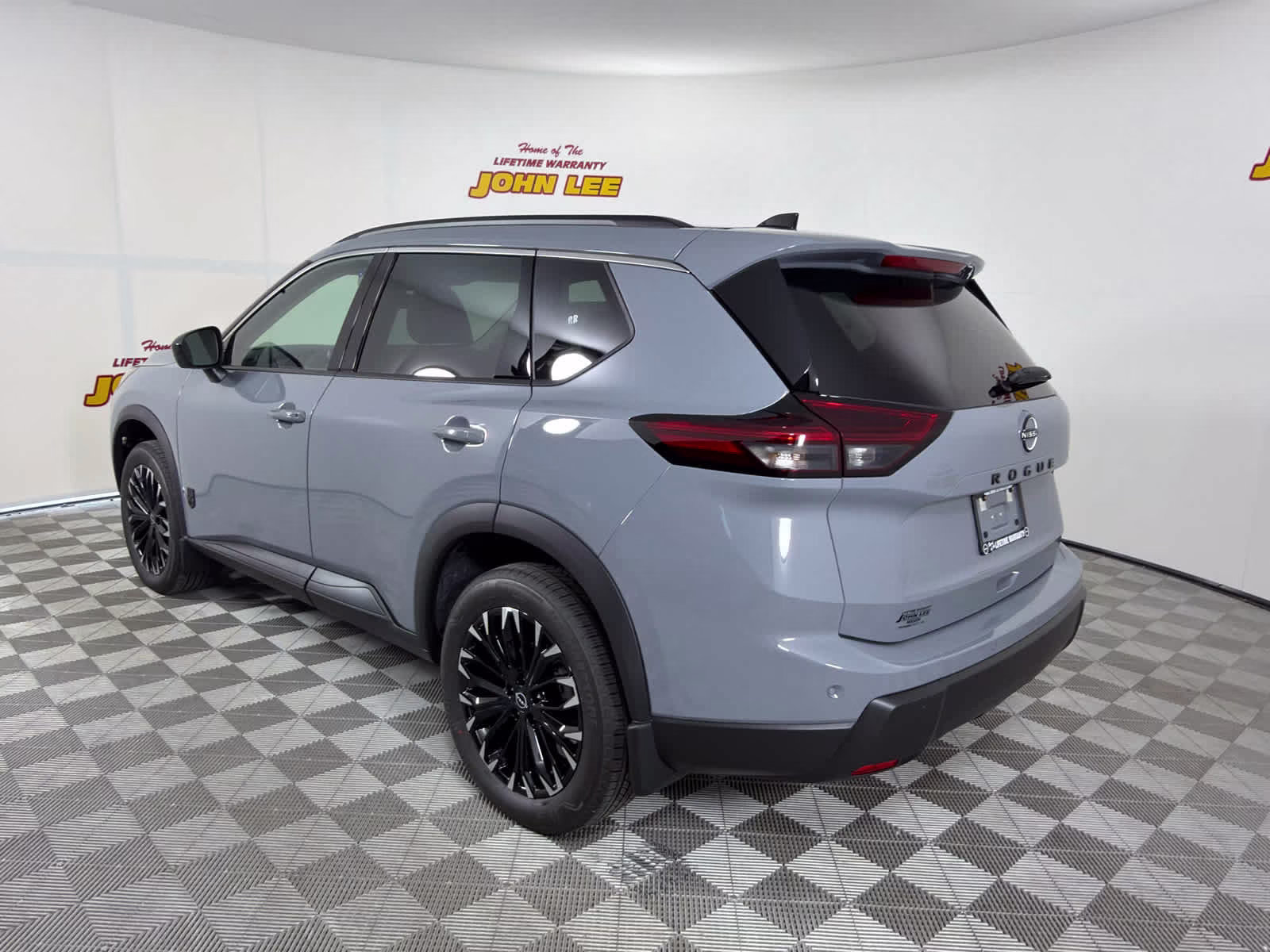 2026 Boulder Gray Pearl Nissan Rogue Dark Armor FWD SUV