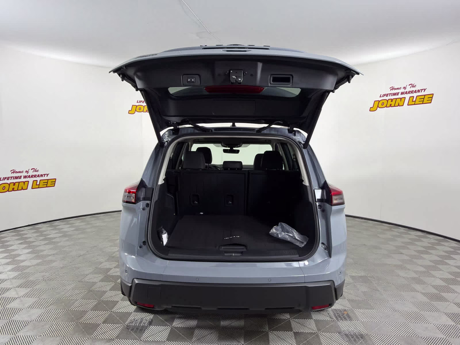 2026 Boulder Gray Pearl Nissan Rogue Dark Armor FWD SUV