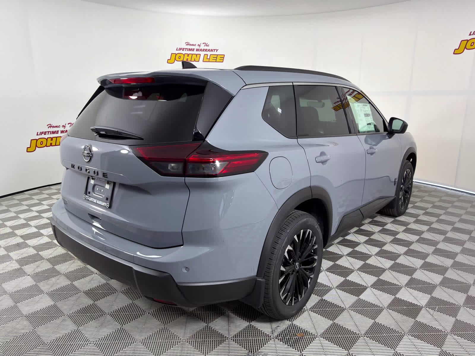 2026 Boulder Gray Pearl Nissan Rogue Dark Armor FWD SUV