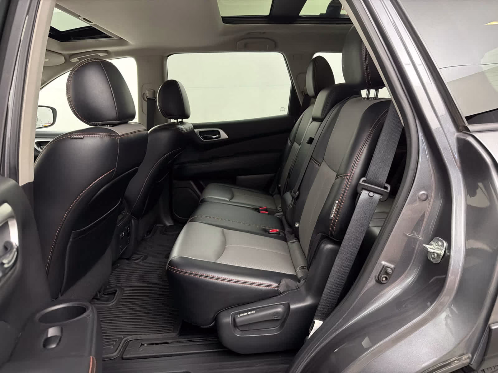 2020 Gun Metallic Nissan Pathfinder SL FWD SUV