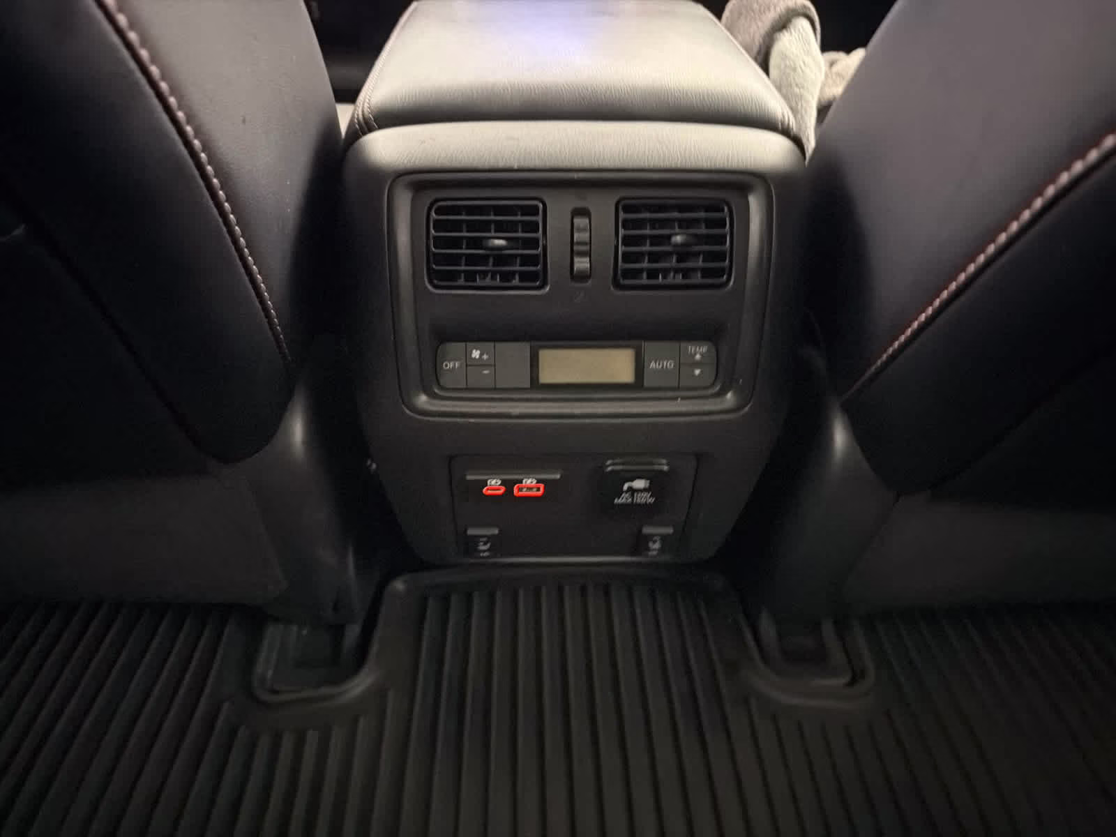 2020 Gun Metallic Nissan Pathfinder SL FWD SUV