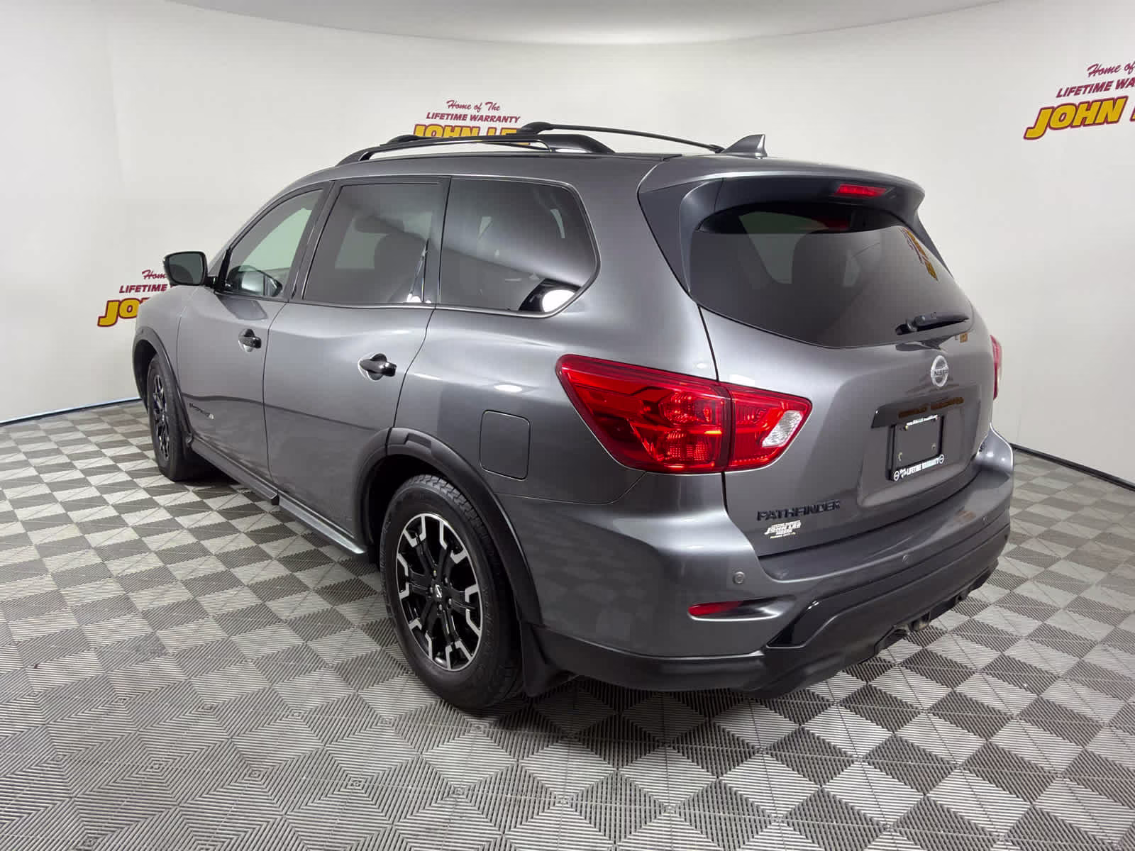 2020 Gun Metallic Nissan Pathfinder SL FWD SUV