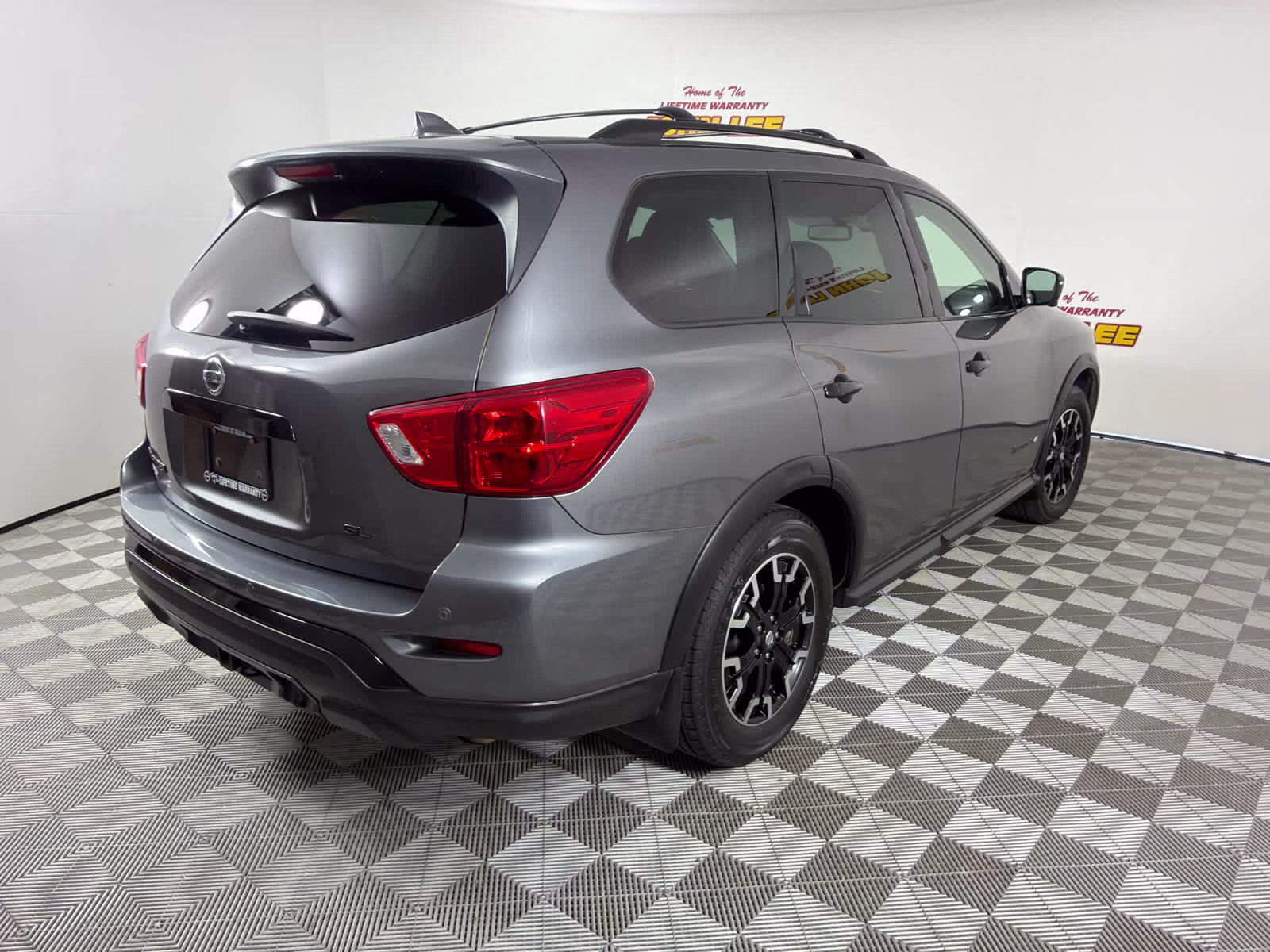 2020 Gun Metallic Nissan Pathfinder SL FWD SUV