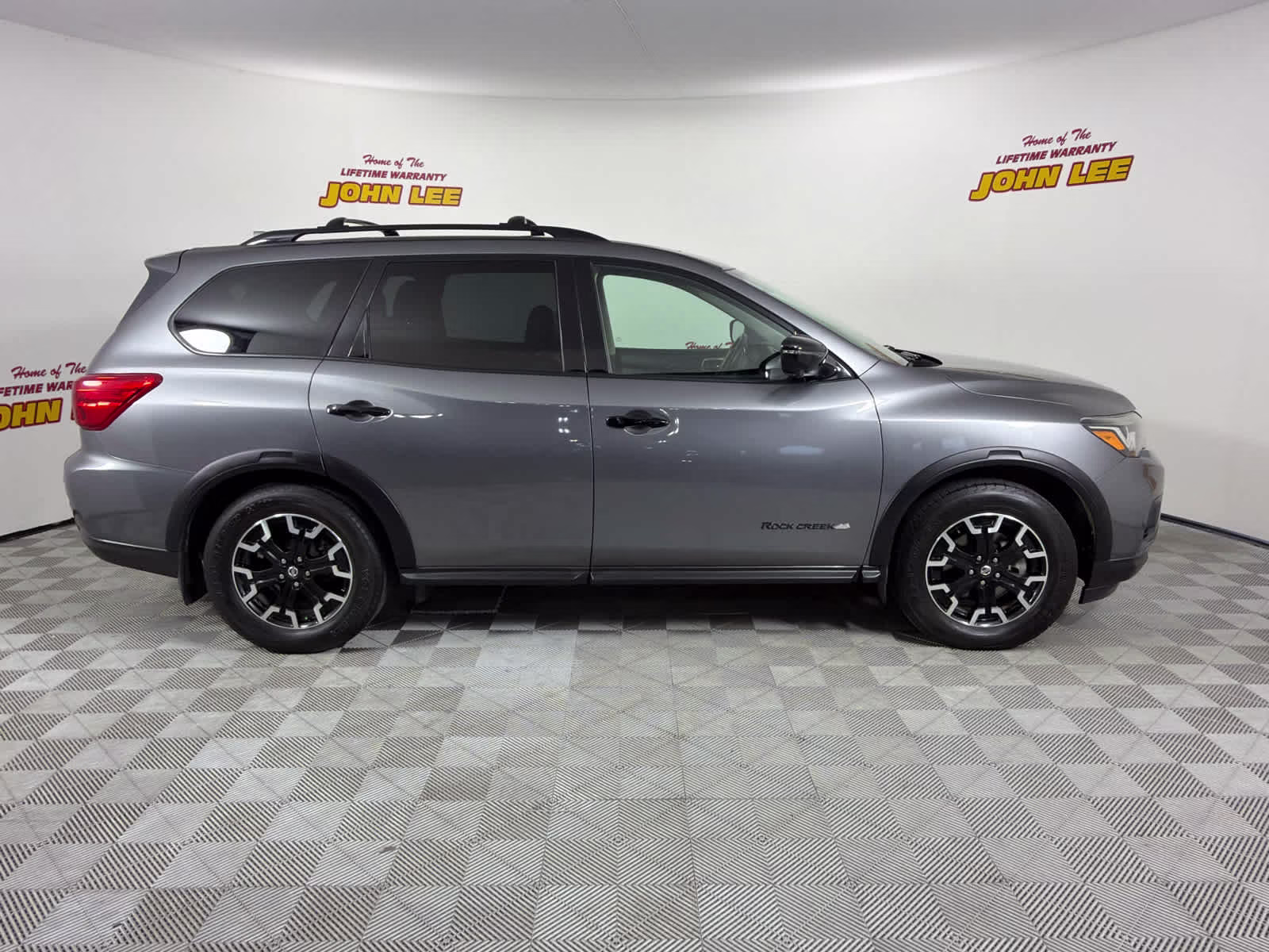 2020 Gun Metallic Nissan Pathfinder SL FWD SUV