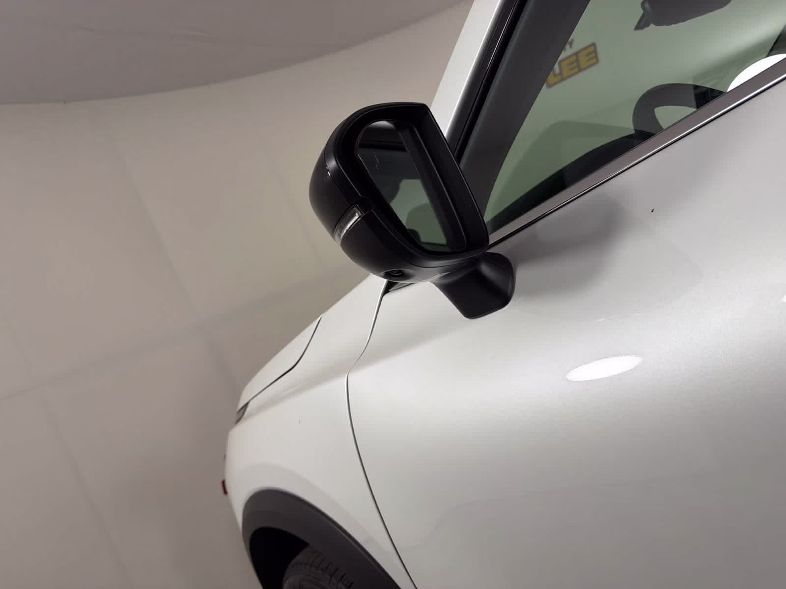 2026 Everest White Pearl Tricoat Nissan Pathfinder Platinum FWD SUV