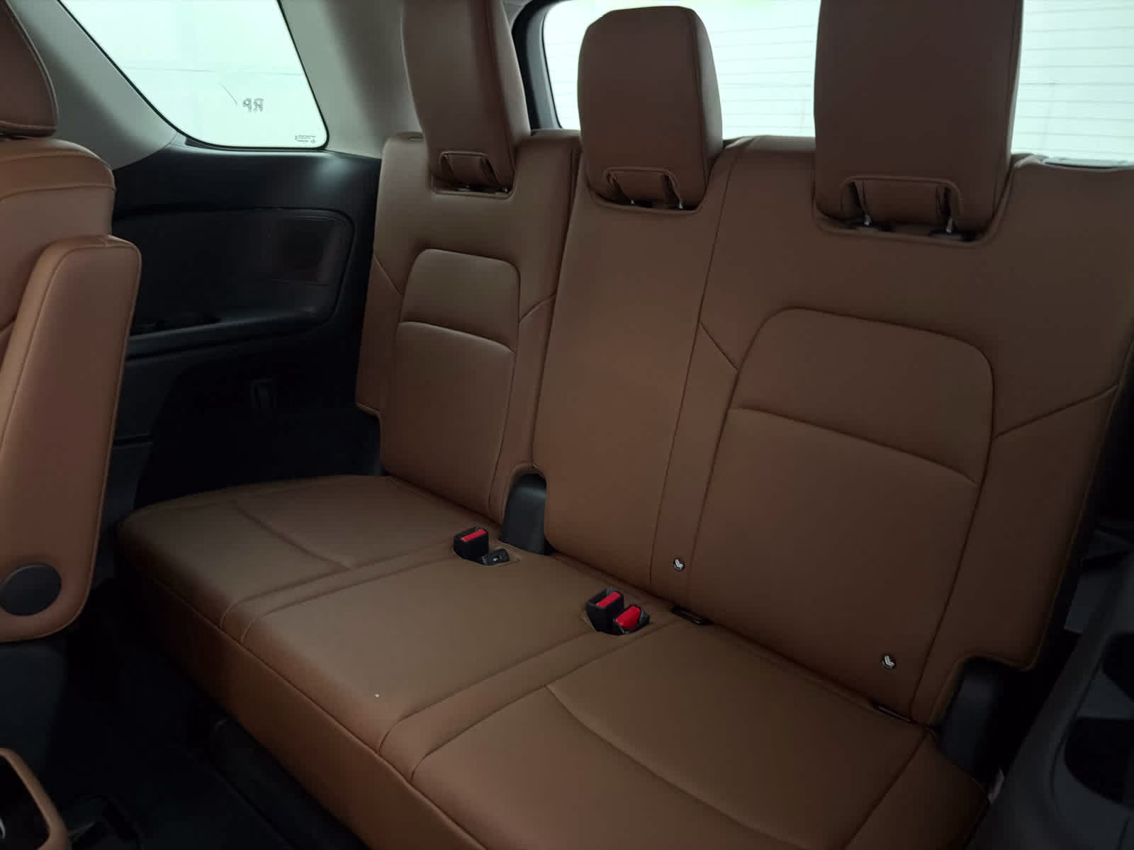 2026 Everest White Pearl Tricoat Nissan Pathfinder Platinum FWD SUV