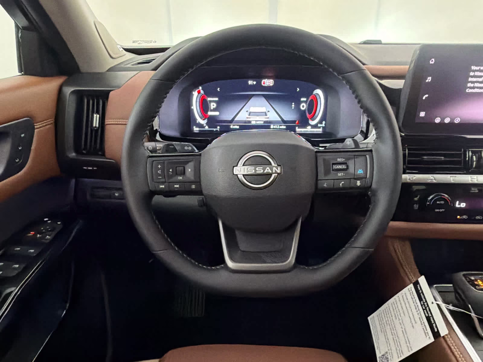 2026 Everest White Pearl Tricoat Nissan Pathfinder Platinum FWD SUV
