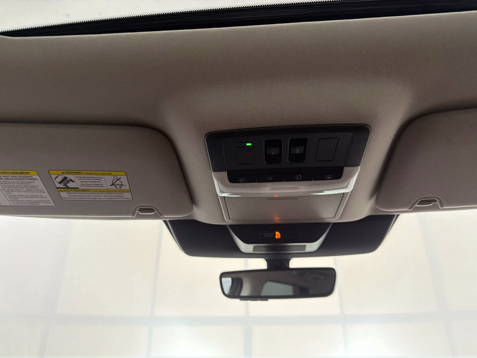 2026 Everest White Pearl Tricoat Nissan Pathfinder Platinum FWD SUV