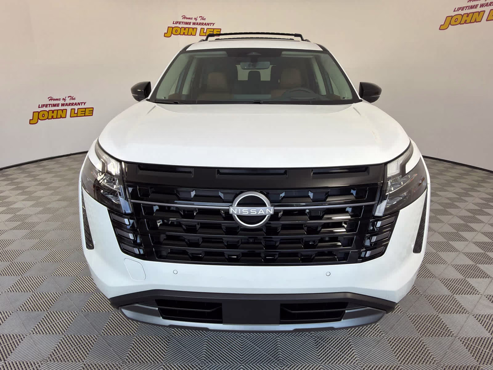 2026 Everest White Pearl Tricoat Nissan Pathfinder Platinum FWD SUV