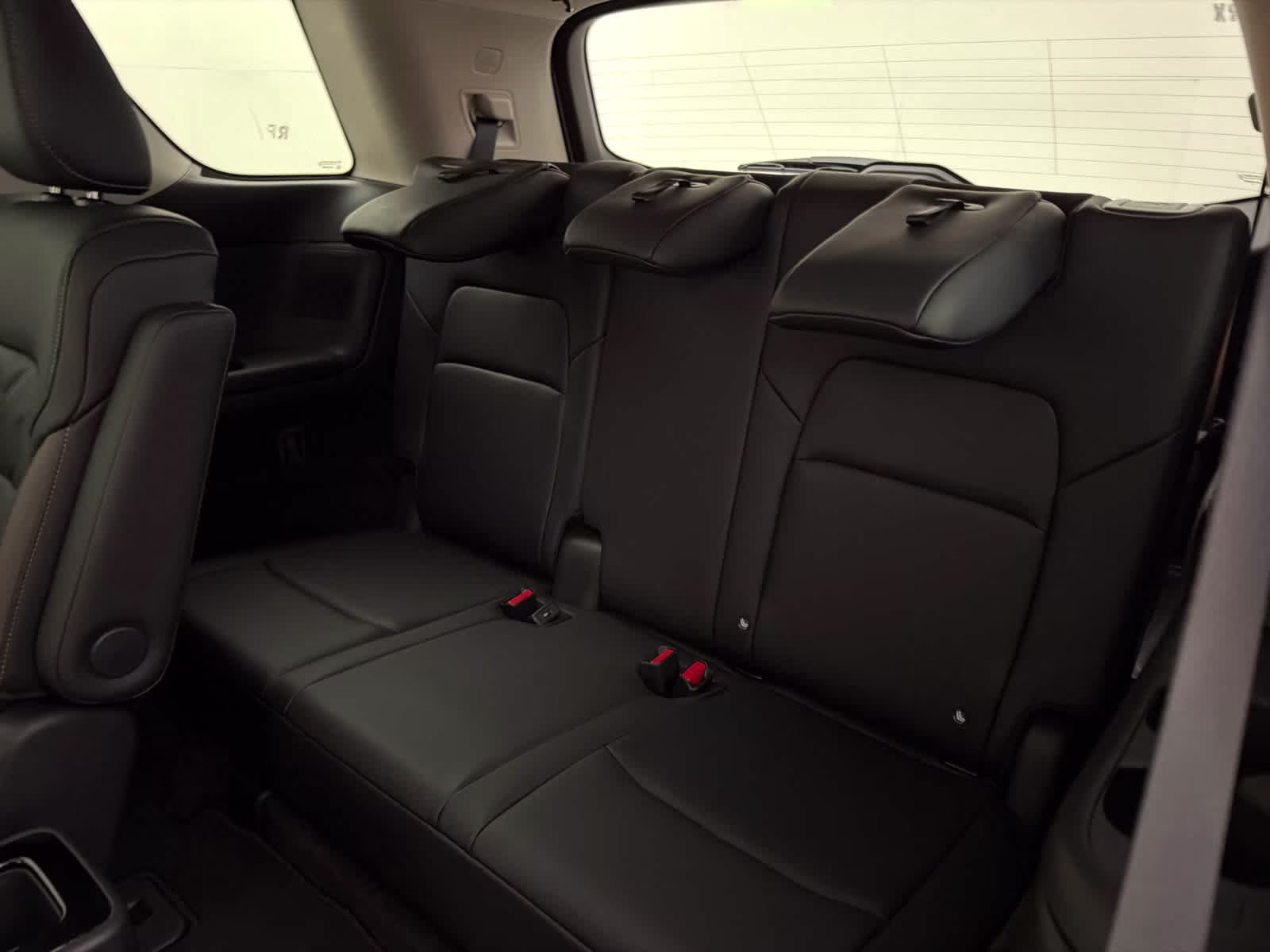 2026 Everest White Pearl Tricoat Nissan Pathfinder Platinum FWD SUV