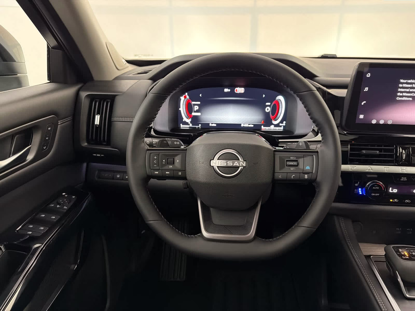 2026 Everest White Pearl Tricoat Nissan Pathfinder Platinum FWD SUV