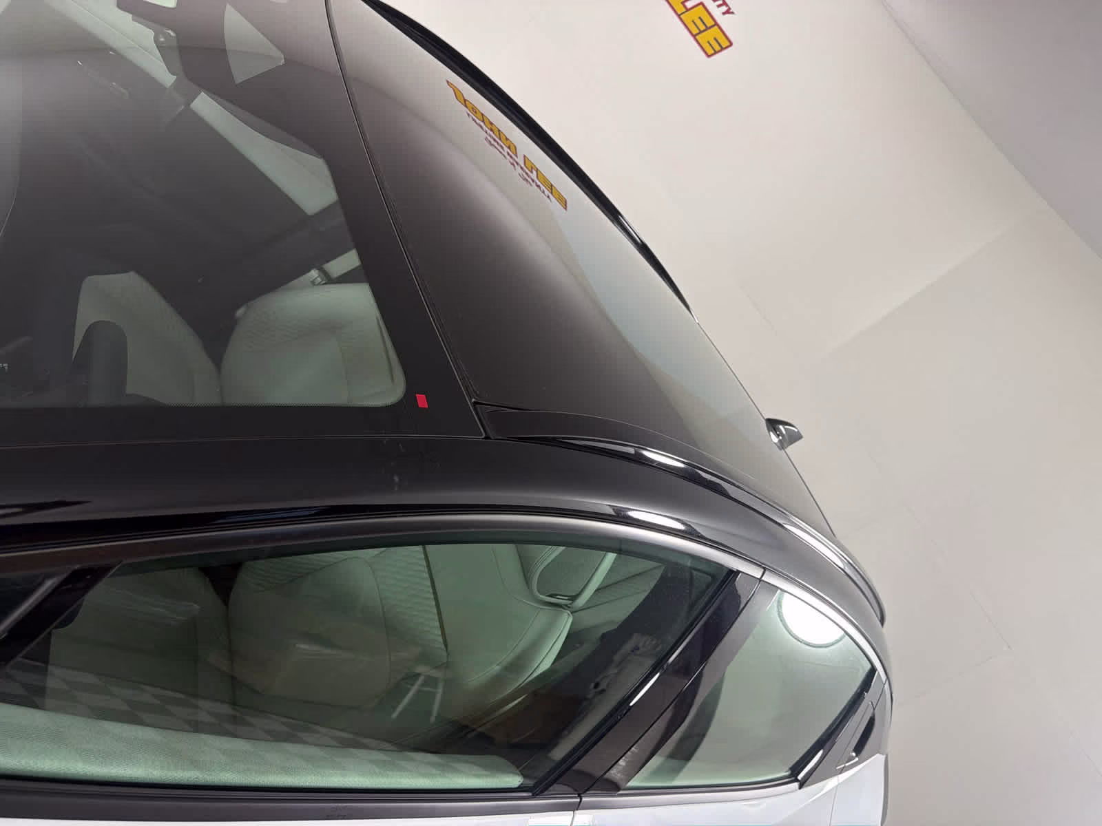 2026 Everest White Pearl Tricoat/Black Nissan LEAF PLATINUM+ FWD SUV