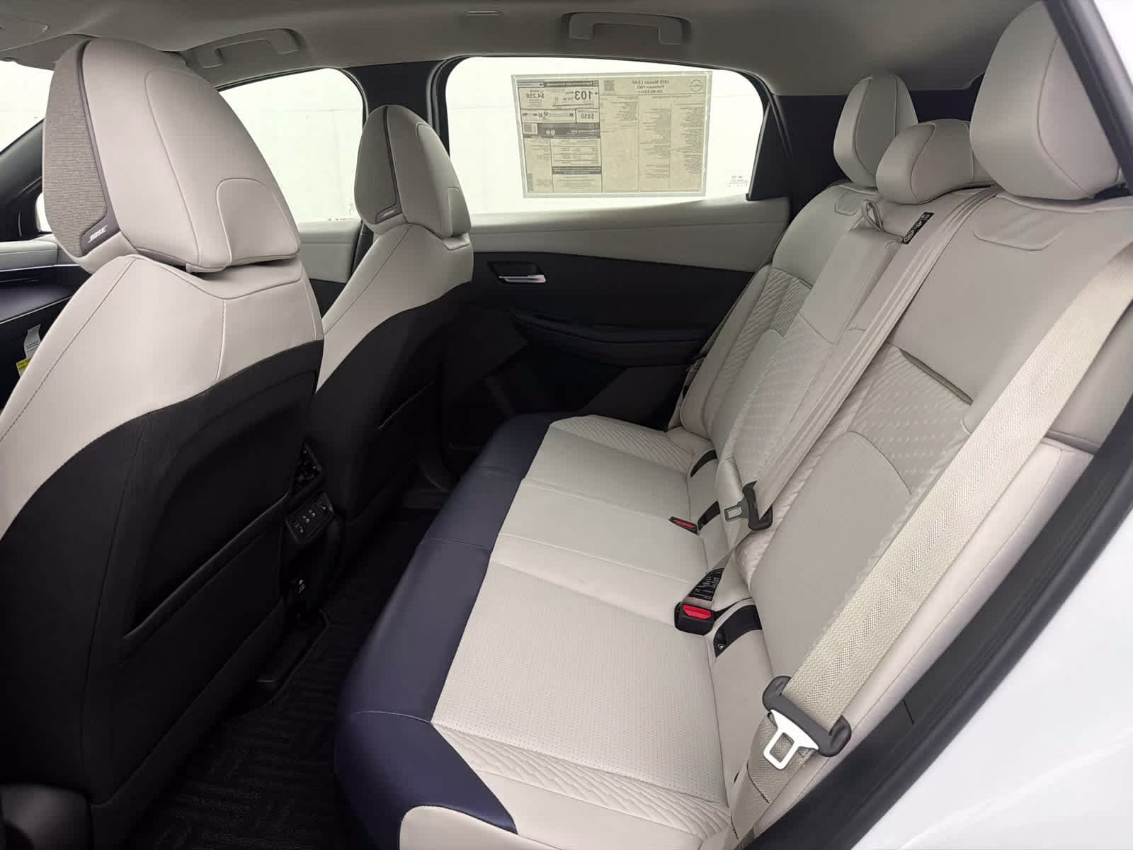 2026 Everest White Pearl Tricoat/Black Nissan LEAF PLATINUM+ FWD SUV