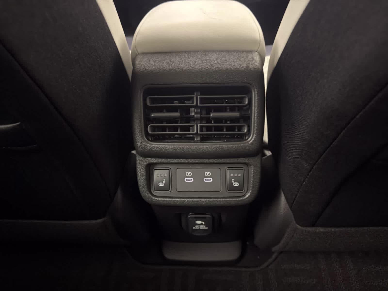 2026 Everest White Pearl Tricoat/Black Nissan LEAF PLATINUM+ FWD SUV