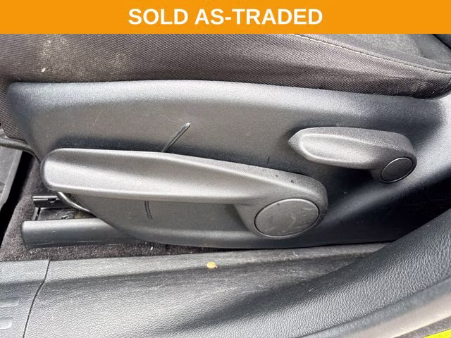 2018 Crystal Metallic Jeep Cherokee Latitude FWD SUV