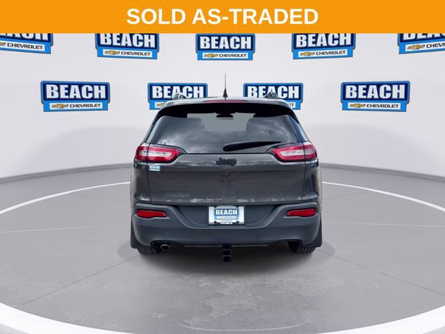 2018 Crystal Metallic Jeep Cherokee Latitude FWD SUV