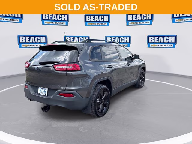 2018 Crystal Metallic Jeep Cherokee Latitude FWD SUV