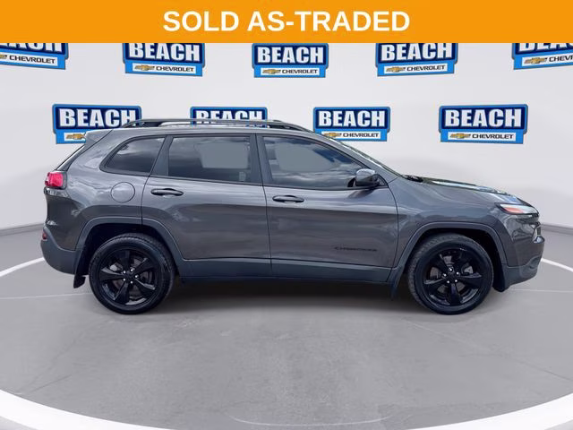 2018 Crystal Metallic Jeep Cherokee Latitude FWD SUV