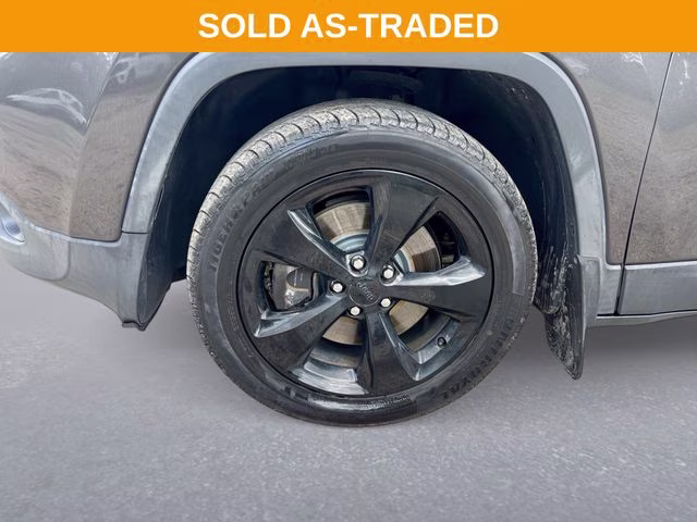 2018 Crystal Metallic Jeep Cherokee Latitude FWD SUV