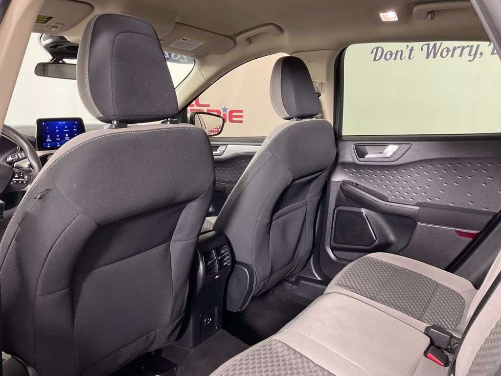2020 Ingot Silver Ford Escape SE FWD SUV