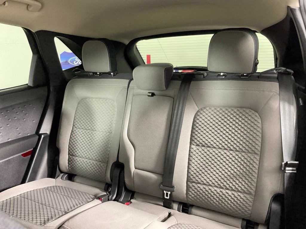 2020 Ingot Silver Ford Escape SE FWD SUV