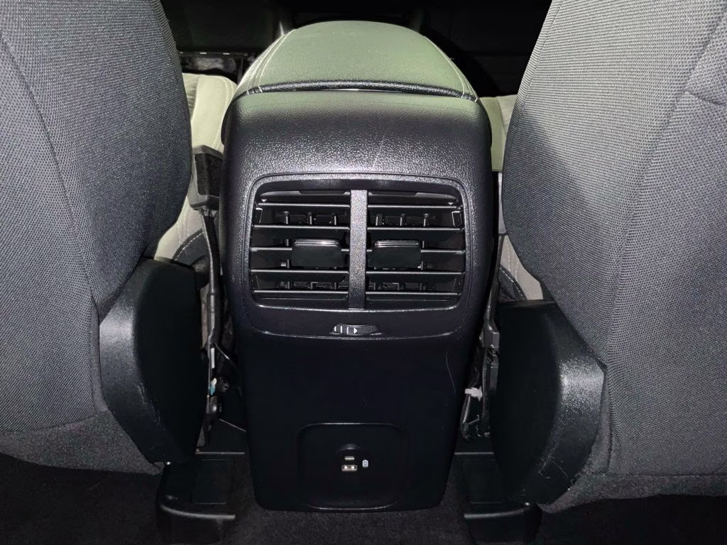 2020 Ingot Silver Ford Escape SE FWD SUV