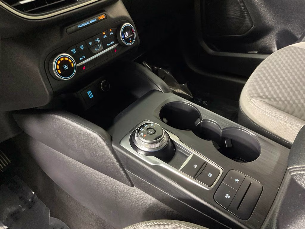 2020 Ingot Silver Ford Escape SE FWD SUV