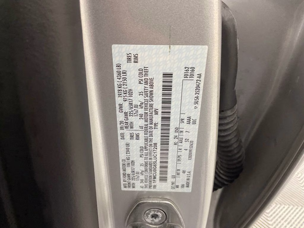 2020 Ingot Silver Ford Escape SE FWD SUV