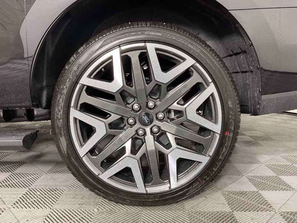 2026 Black Metallic Ford Expedition Platinum 4X4 SUV