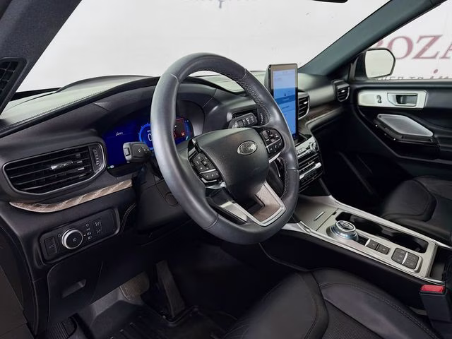 2022 Gray Metallic Ford Explorer Platinum RWD SUV
