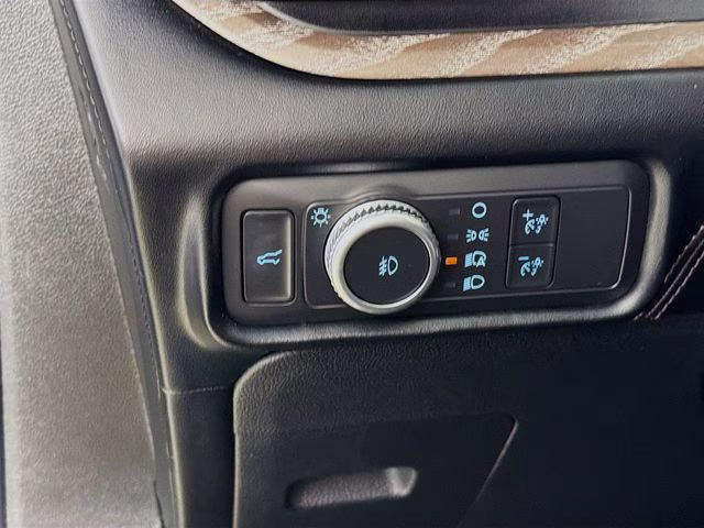 2022 Gray Metallic Ford Explorer Platinum RWD SUV