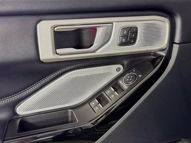 2022 Gray Metallic Ford Explorer Platinum RWD SUV