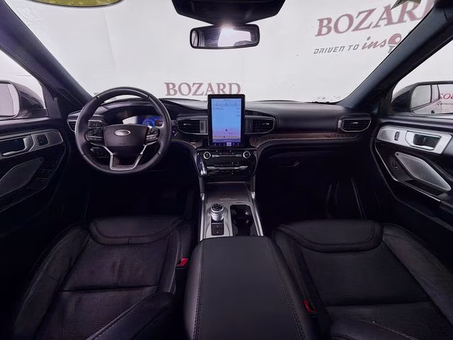 2022 Gray Metallic Ford Explorer Platinum RWD SUV
