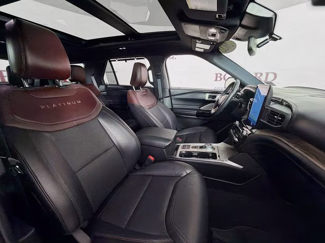 2022 Gray Metallic Ford Explorer Platinum RWD SUV
