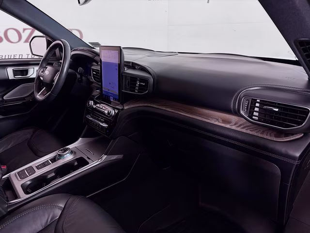 2022 Gray Metallic Ford Explorer Platinum RWD SUV