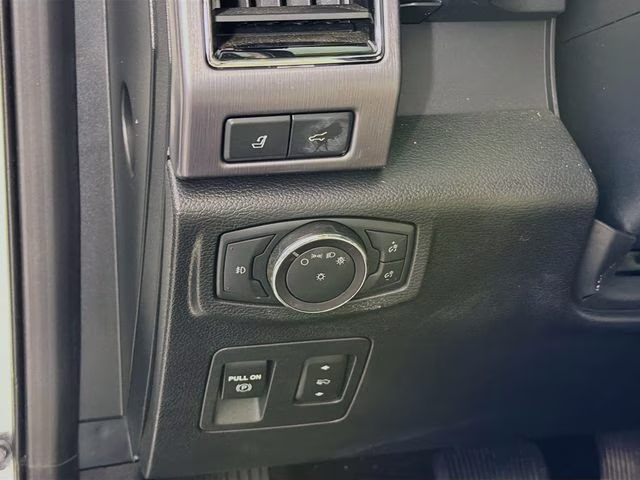 2021 White Metallic Ford Expedition Max Platinum 4X4 SUV