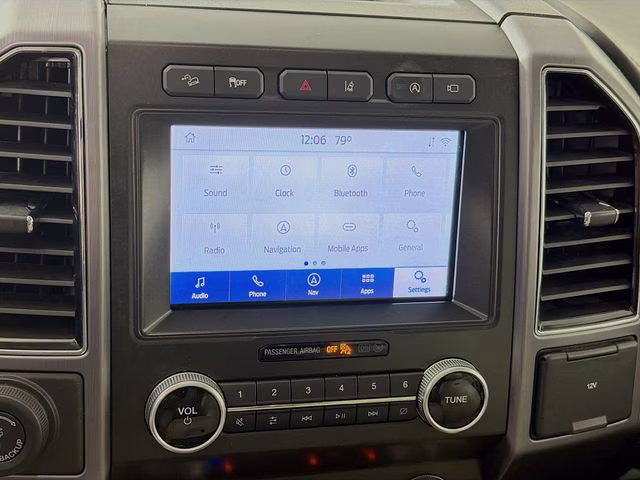 2021 White Metallic Ford Expedition Max Platinum 4X4 SUV