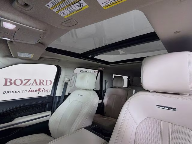 2021 White Metallic Ford Expedition Max Platinum 4X4 SUV