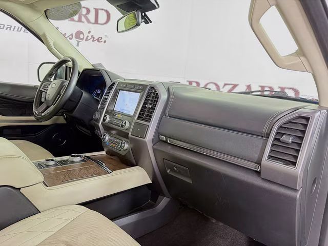 2021 White Metallic Ford Expedition Max Platinum 4X4 SUV