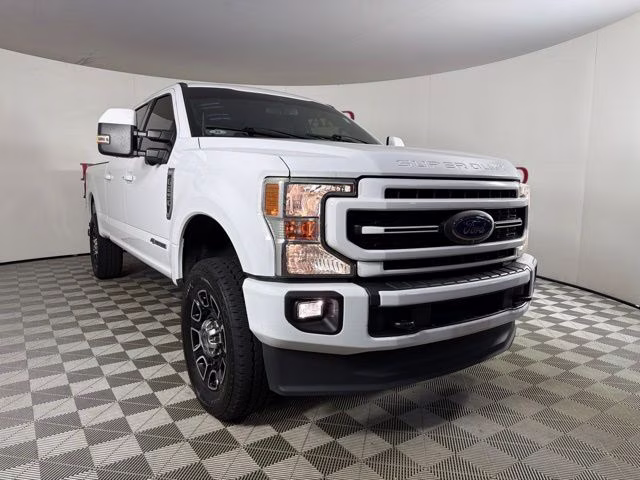 2022 Oxford White Ford Super Duty F-250 SRW Lariat 4X4 Truck