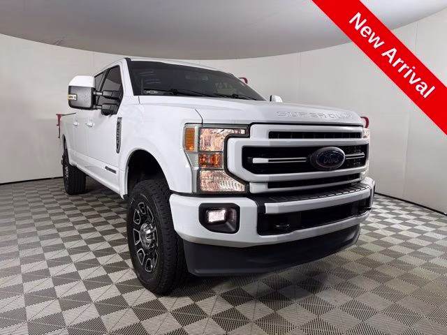 2022 Oxford White Ford Super Duty F-250 SRW Lariat 4X4 Truck