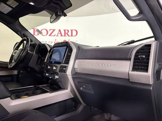 2022 Oxford White Ford Super Duty F-250 SRW Lariat 4X4 Truck